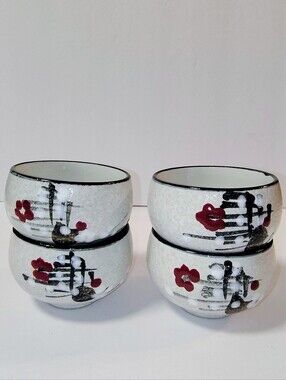 Set Of 4 Japanese Ceramic Sauce Bowl, Sake Or Tea Cup Hand Painted VTG Pottery